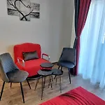 Garsoniera Carmina Διαμέρισμα