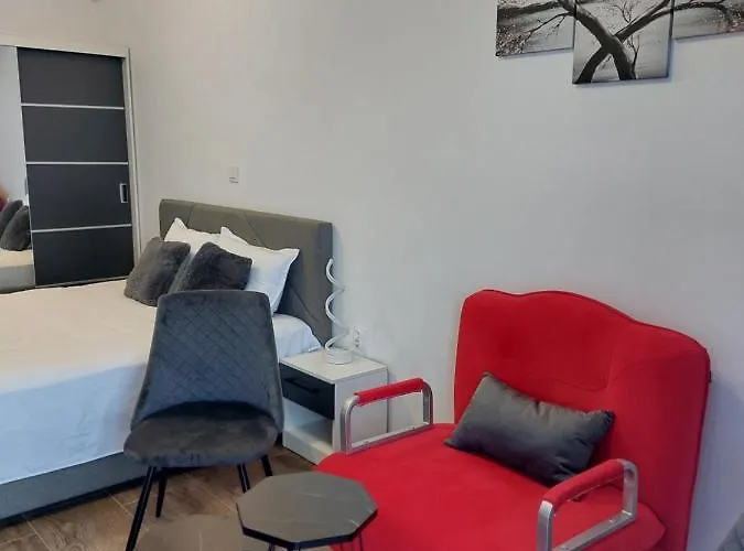 Garsoniera Carmina דירה טקירגיול